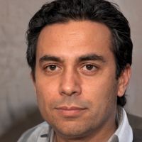  Enrique González
